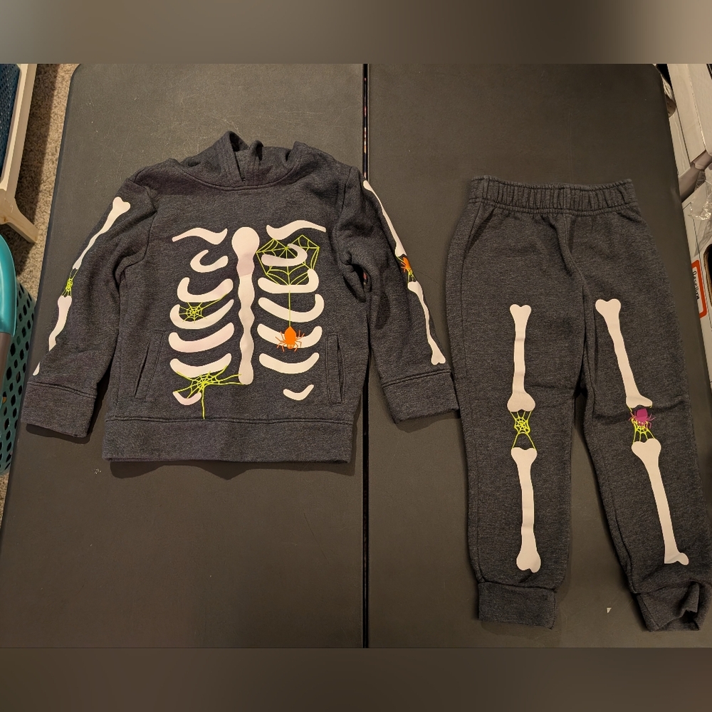 Cat & Jack Charcoal Gray Hoodie & Pant Set with Neon Green Accent Size 4T